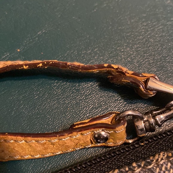 💫 Tignanello Wristlet - Picture 10 of 14